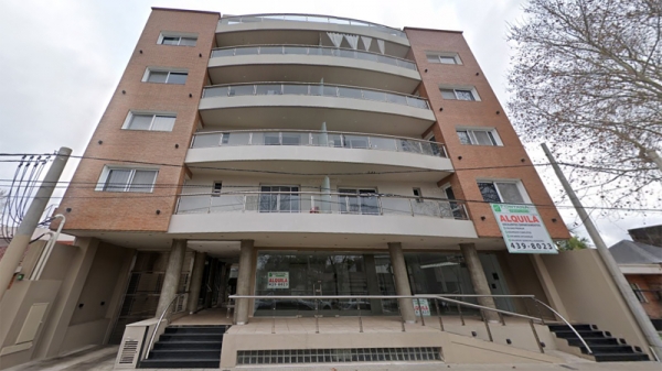 Policías del Comando son agredidos en una fiesta clandestina en barrio Centro