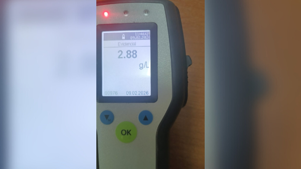 Detienen a un motociclista alcoholizado que circulaba con dos menores