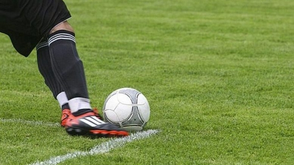 Un sanlorencino murió mientras jugaba al fútbol con sus amigos en el predio del EAS