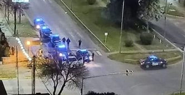 Móviles policiales atrapan a ladrones luego de una extensa persecución