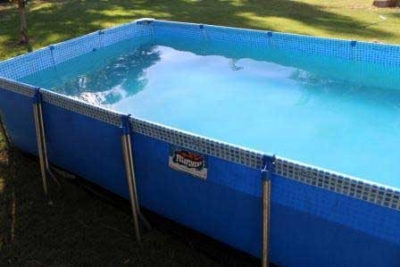 Adolescente es detenido, acusado de robar una pileta de lona