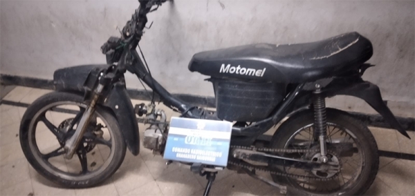 Dos detenidos por circular con una moto robada